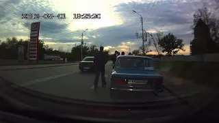Russian Cops End Road Rage Fight