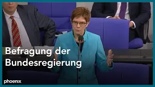 Befragung der Bundesregierung mit Bundesverteidigungsministerin Annegret Kramp-Karrenbauer (CDU)