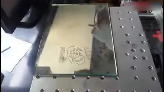 Лазерная  маркировка на зеркале