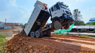 Very skillful workers     organized very well    very good jobs bulldozer shantui push stone