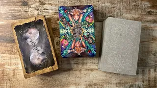 Co ke mně cítí? Co by mi vzkázal? Jaké kroky ke mně udělá? #tarot #vykladkaret