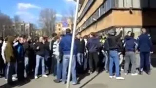 Драка фанатов Зенит vs Спартак в переулке в Питере