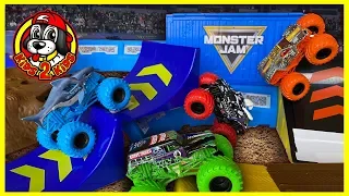 Monster Jam Toys - DIY Combo Ramp Stadium Arena (ft. GRAVE DIGGER, DALMATIAN, MAX-D & MEGALODON)