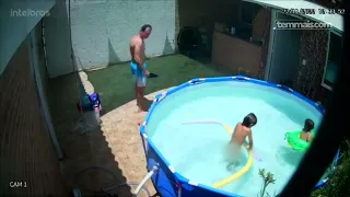 Menino salva irmã de um ano de se afogar em piscina