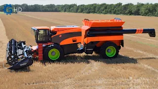 THE MOST ADVANCED AGRICULTURAL MACHINERY YOU HAVE TO SEE 2 ▶ WORLD'S FIRST ARTICULATED HARVESTER