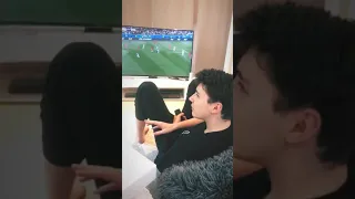 daniel howell watching football in amazingphil's instagram story [06/18/18]