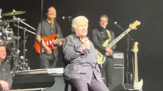 Tony Orlando joined by Andy Kim at Mohegan Sun 3/22/24 plus pintos to audience members