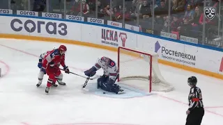 Mamin hammers the puck past Hellberg