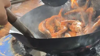 Wok master! King of pad thai with king-sized shrimp -Thai Street Food