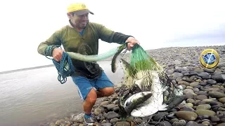 Look at the incredible fishing these fishermen do at the river mouth