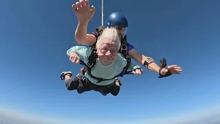 104-year-old Chicago woman dies a week after making skydive that could make her oldest skydiver