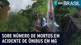 Sobe para 18 o número de mortos após acidente com ônibus em MG | SBT Brasil (05/12/20)