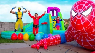 Hulk is preparing a breakfast for Max & Spider-Man presented a giant inflatable toy