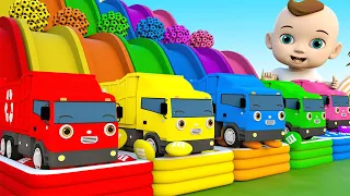 Wheels On the Bus - Giant soccer balls and trucks - Baby song Nursery Rhymes & Kids Songs