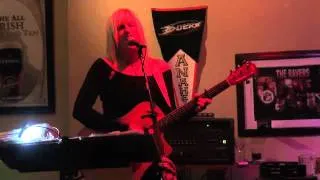 Tricia Freeman Band at Friends 12-23.3.wmv