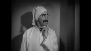 THE FUNNIEST MOVIE SCENE EVER! (IMHO) Duck Soup,  Mirror scene