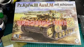 Panzer III Ausf  M  By Takom Unboxing