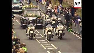 UK: CROWDS LINE ROAD TO ALTHORP WHERE PRINCESS DIANA IS BURIED