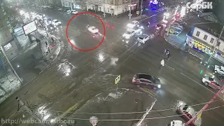 Веб-камера зафиксировала наезд на пешехода на улице Чапаева