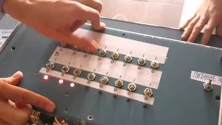 Binary Adder(relay)[Двоичный восьмиразрядный сумматор на реле]