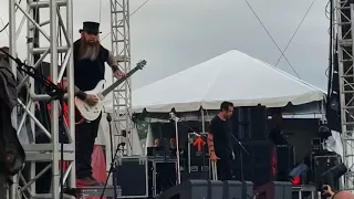 THREE DAYS GRACE -RIOT- LIVE @ EARTHDAY BIRTHDAY 25 IN ORLANDO 4/21/18