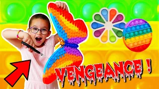 GUERRE DES POP IT ! LA VENGEANCE de MASSILYA avec les  NOUVEAUX FIDGET TOYS de KAMILIA