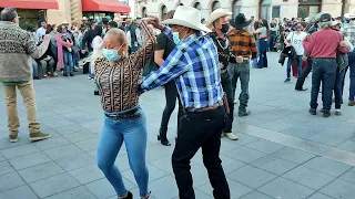 Unas cumbias al estilo de Flor y Omar 💃🎵🕺