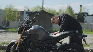 Yamaha MT-09  Подготовка мотоцикла из контейнера.