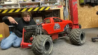 Worlds biggest Rc why won’t it drive!!! Live investigation