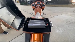 Sundown Audio Salt  1700.5 on Harley Road Glide 6 speaker Parking Lot pimp bike