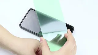 amFilm Elastic Skin Screen Protector, demonstrated on Galaxy S21 Plus.