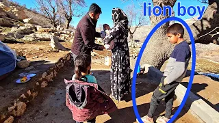 Lion Boy:Abduction of Mahsa from oppressor father and gift to oppressed mother