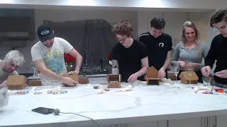 QTCinderella's Gingerbread House contest!