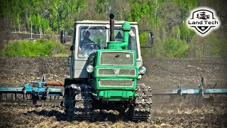 Советский гусеничный трактор Т-150 1983 года (как новый) снова работает в поле! Техника СССР!