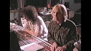 Tom Petty & Mike Campbell discuss "American Girl" in the studio (‘Going Home’ documentary)