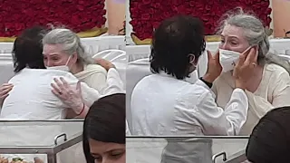 Zakir Hussain Consoling Pandit Shivkumar Sharma Crying Wife Manorama Sharma