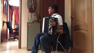 Igor Koshkendey, bayan and throat singing in Tuva - Oidupaa