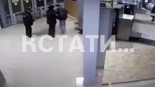 Преступник с ножом попытался напасть на полицейских на Московском вокзале