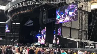 Mick Fleetwood Drum Solo - Wembley