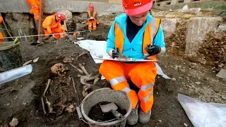 Thousands of Skeletons Buried Under Central London