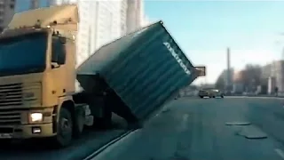 Trucks Losing their Load - TRUCK FAILS Compilation -  FailCity 2016 !