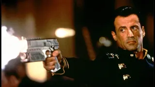 Judge Dredd(1/4) (1995) | Officer Dredd quells a block riot with a judge shot dead | 判官戰警