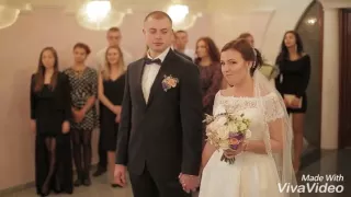 Невеста смеётся