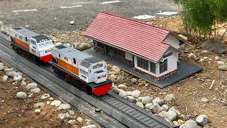 Membuat dan Merakit Miniatur Stasiun Karangpucung Kecil dan Rel Berbatu di Diorama Alam Kontrago