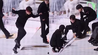 스태프 도와주는 방탄소년단 정국 직캠 BTS JungKook fancam by Spinel