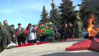 День Победы-2016 в Янауле. Возложение венка к Вечному огню, салют