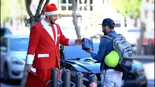 Giving Strangers Christmas Gifts!