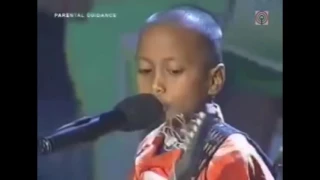 WALA NG HIHIGIT SA TALENT NG BATANG ITO SA GITARA, Walang nagturo sariling aral nya