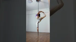 When Pole Dancer tries Figure Skating spins ft Karen Chen