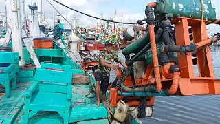 Starter 2 mesin Mitsubishi Fuso di perahu nelayan || Mengeluarkan perahu dari dermaga